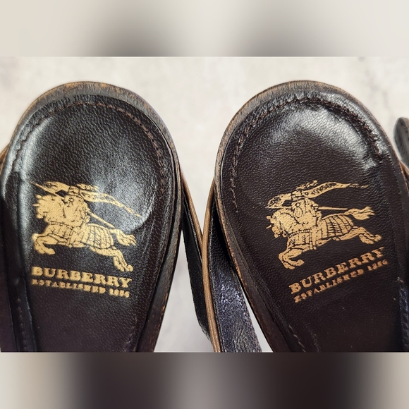 VINTAGE BURBERRY Peep-toe Slingback Heels - Picture 15 of 16